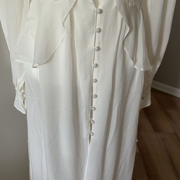 Stone Cold Fox Robe - Picture 5 of 8